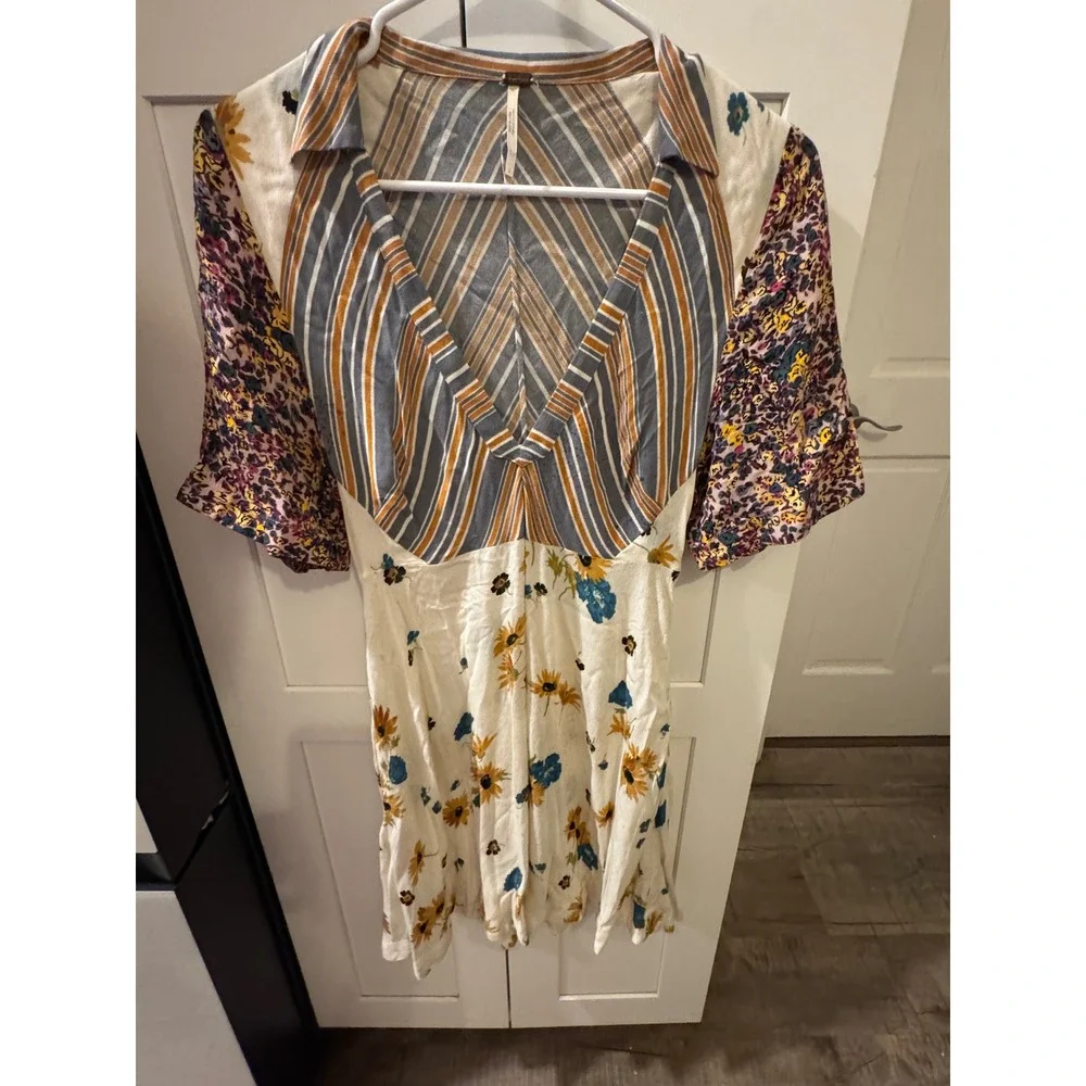 Free People Mixed Print Mini Dress Floral Striped V-Neck Boho Size‎ 2